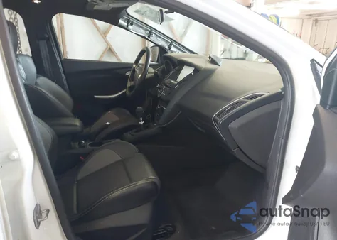 2014 Ford Focus St z USA, uszkodzony, nr VIN 1FADP3L93EL212198